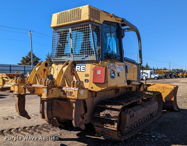 image for item LF9657 2008 John Deere 700J XLT  dozer
