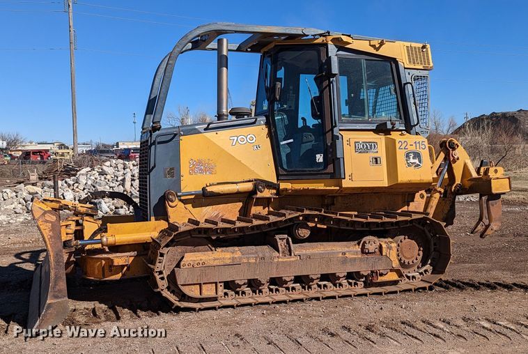 image for item LF9657 2008 John Deere 700J XLT  dozer