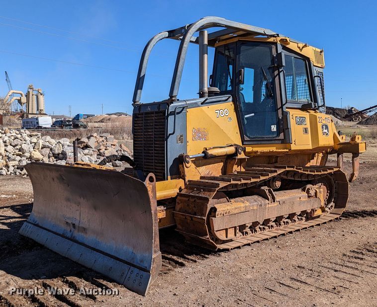 image for item LF9657 2008 John Deere 700J XLT  dozer