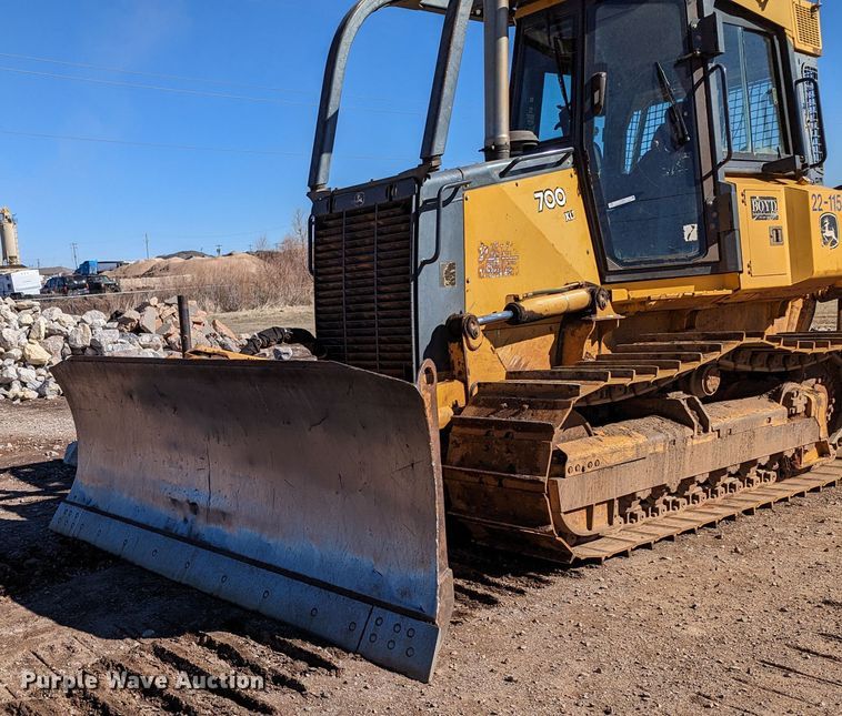 image for item LF9657 2008 John Deere 700J XLT  dozer