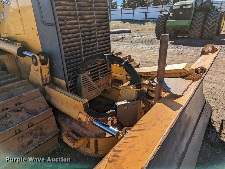 image for item LF9657 2008 John Deere 700J XLT  dozer