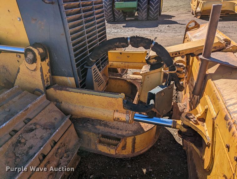 image for item LF9657 2008 John Deere 700J XLT  dozer