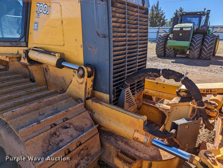 image for item LF9657 2008 John Deere 700J XLT  dozer