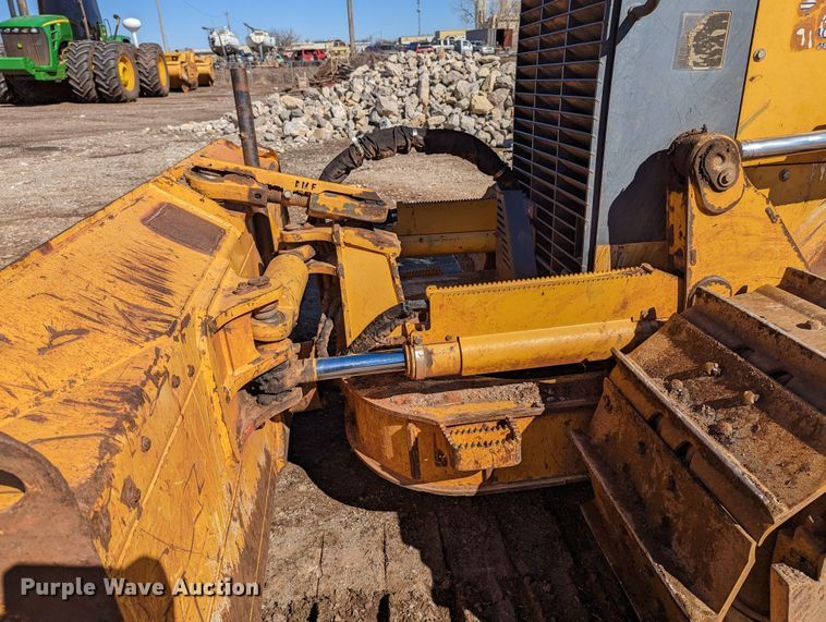 image for item LF9657 2008 John Deere 700J XLT  dozer