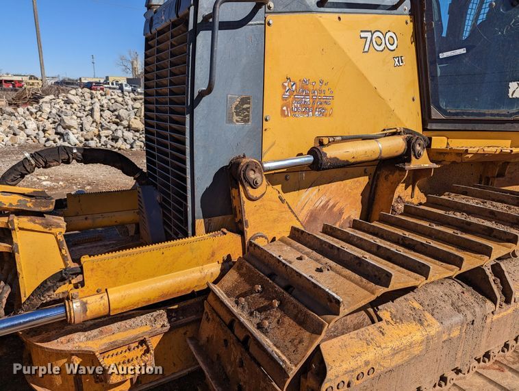 image for item LF9657 2008 John Deere 700J XLT  dozer