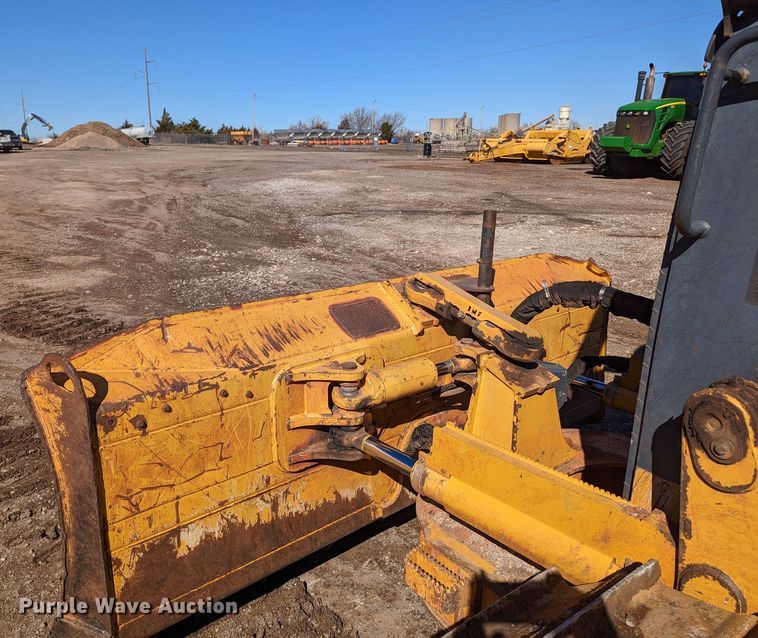 image for item LF9657 2008 John Deere 700J XLT  dozer