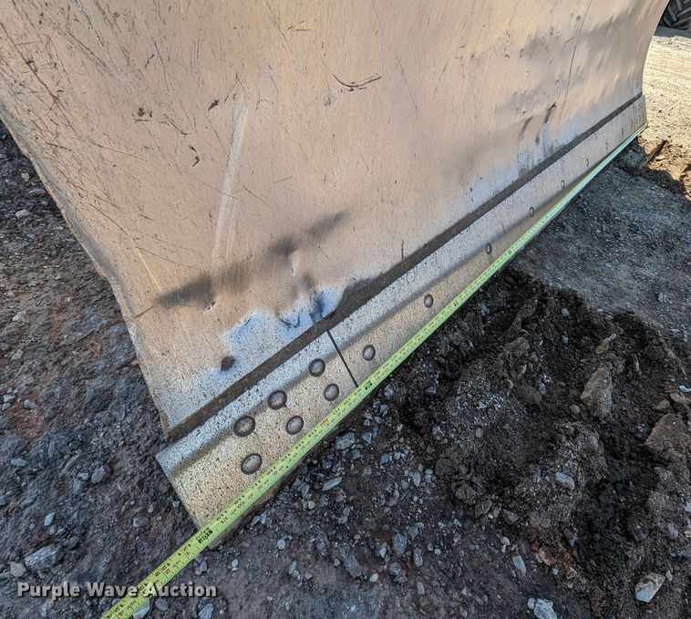 image for item LF9657 2008 John Deere 700J XLT  dozer