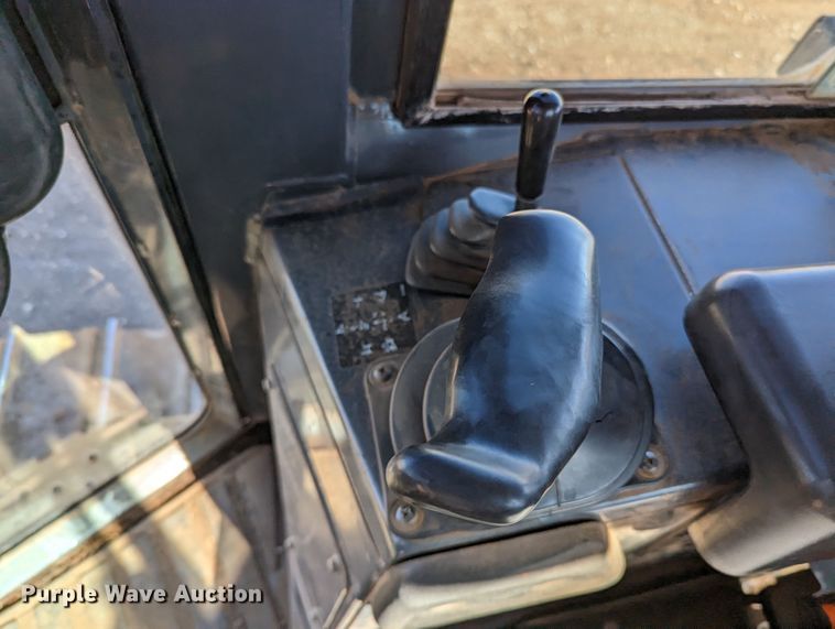 image for item LF9657 2008 John Deere 700J XLT  dozer