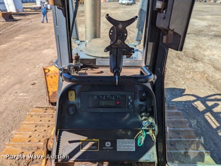 image for item LF9657 2008 John Deere 700J XLT  dozer