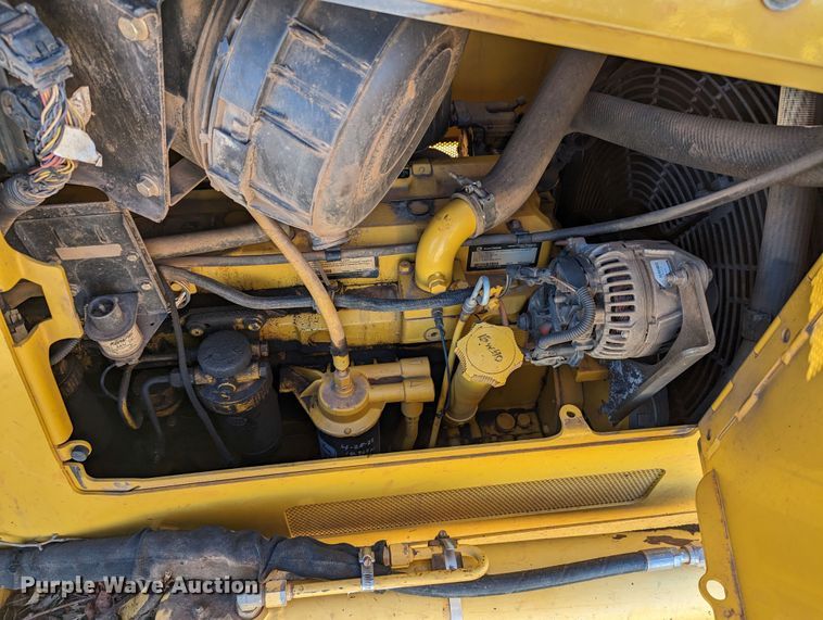 image for item LF9657 2008 John Deere 700J XLT  dozer