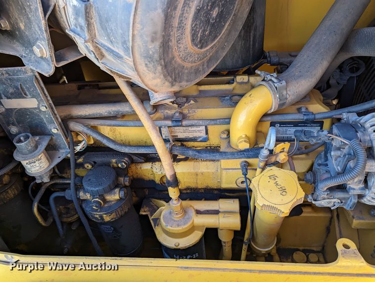 image for item LF9657 2008 John Deere 700J XLT  dozer