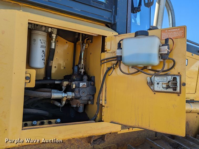 image for item LF9657 2008 John Deere 700J XLT  dozer