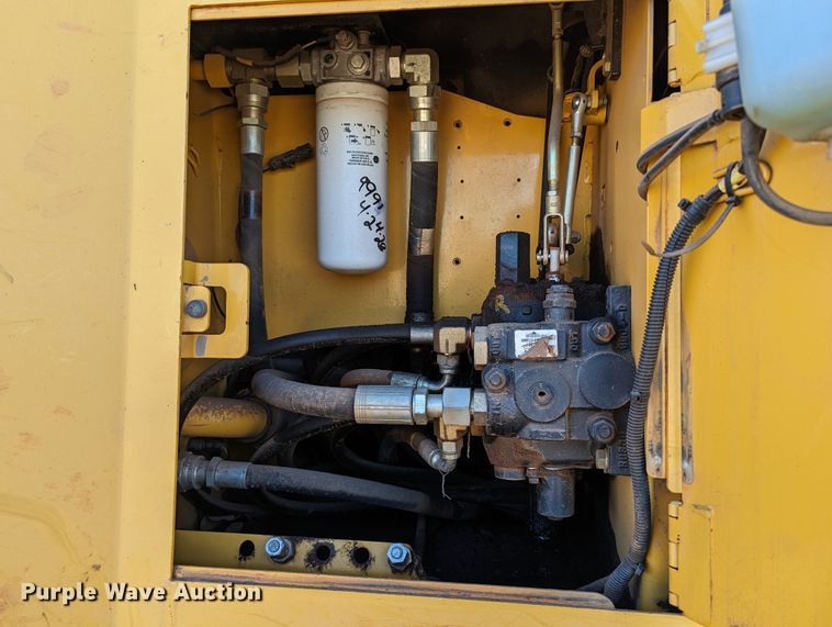 image for item LF9657 2008 John Deere 700J XLT  dozer