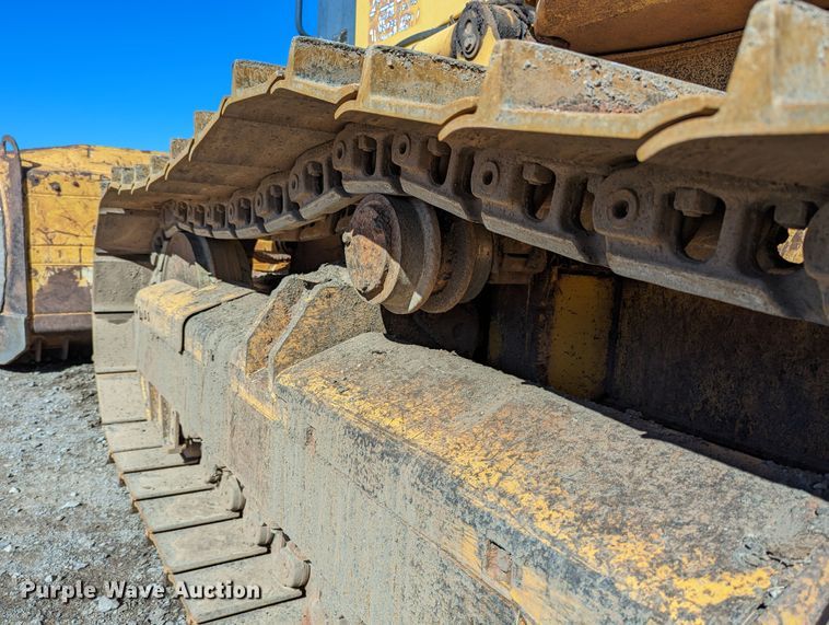 image for item LF9657 2008 John Deere 700J XLT  dozer