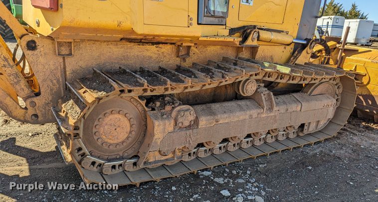 image for item LF9657 2008 John Deere 700J XLT  dozer