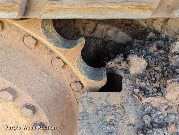 image for item LF9657 2008 John Deere 700J XLT  dozer