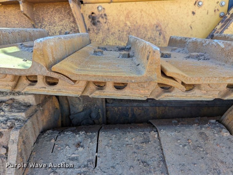 image for item LF9657 2008 John Deere 700J XLT  dozer