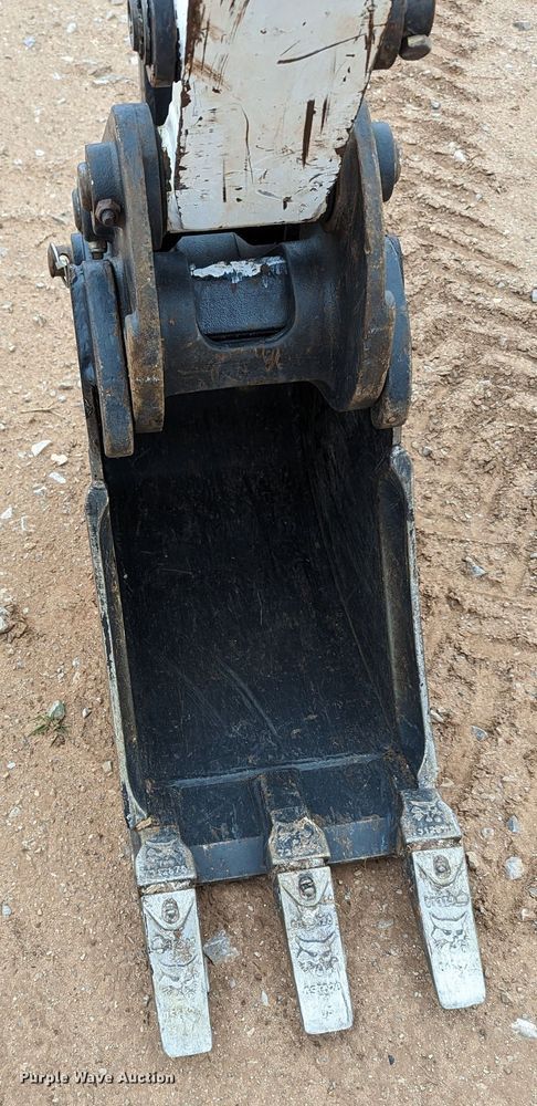 image for item LF9683 2019 Bobcat E26  mini excavator