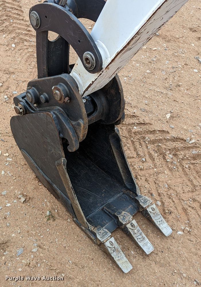 image for item LF9683 2019 Bobcat E26  mini excavator