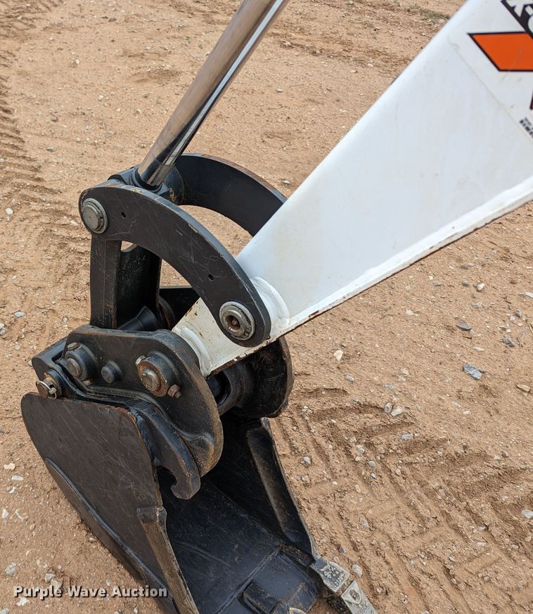 image for item LF9683 2019 Bobcat E26  mini excavator