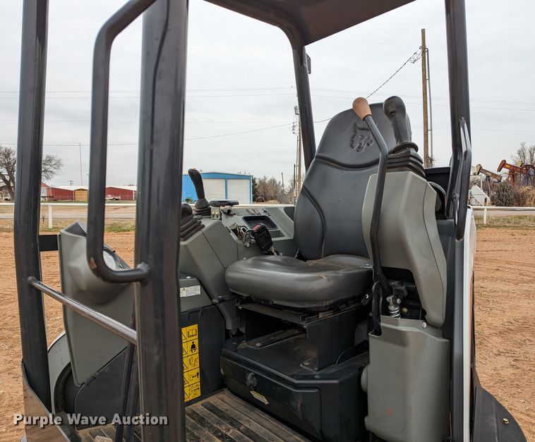image for item LF9683 2019 Bobcat E26  mini excavator