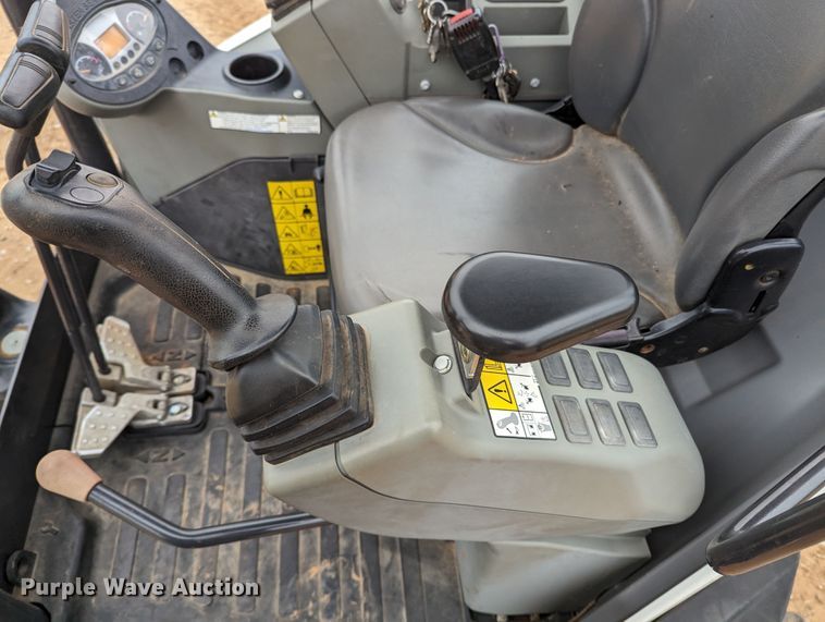 image for item LF9683 2019 Bobcat E26  mini excavator