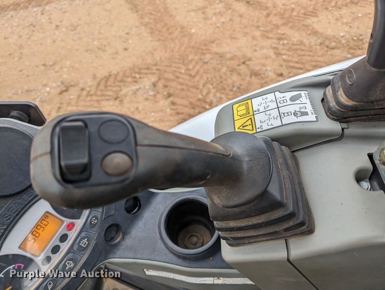 image for item LF9683 2019 Bobcat E26  mini excavator