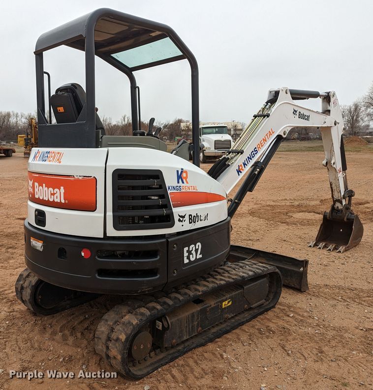 image for item LF9684 2016 Bobcat E32  mini excavator
