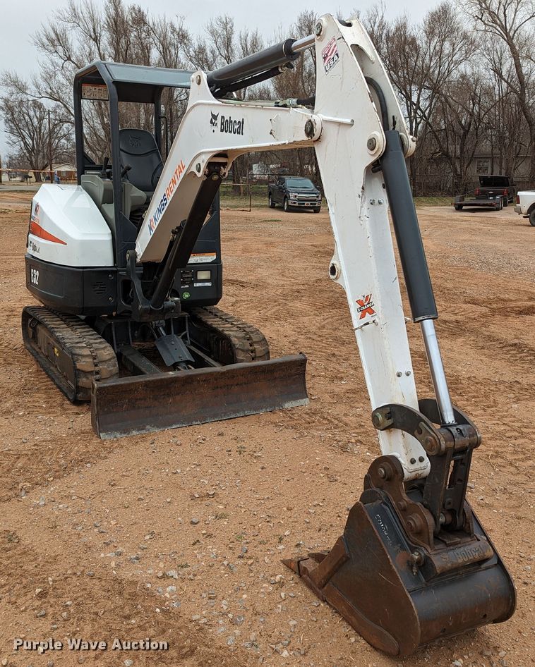 image for item LF9684 2016 Bobcat E32  mini excavator