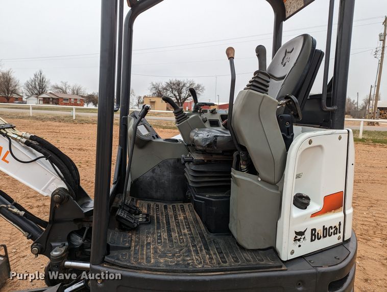 image for item LF9684 2016 Bobcat E32  mini excavator