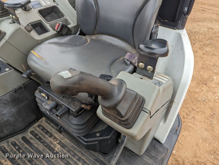 image for item LF9684 2016 Bobcat E32  mini excavator