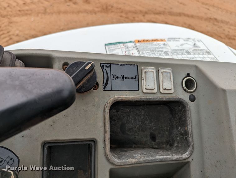 image for item LF9684 2016 Bobcat E32  mini excavator