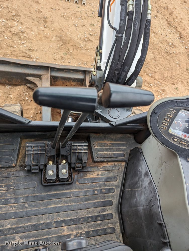 image for item LF9684 2016 Bobcat E32  mini excavator