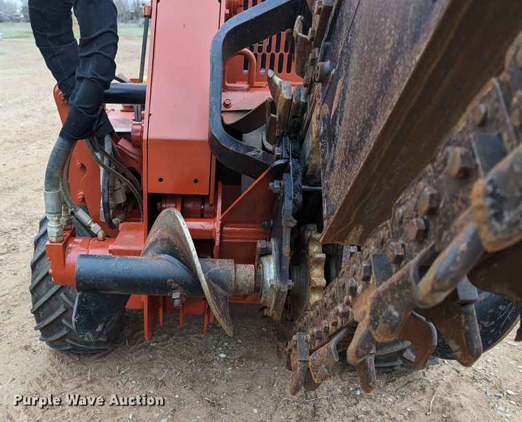 image for item LF9685 Ditch Witch RT45  trencher