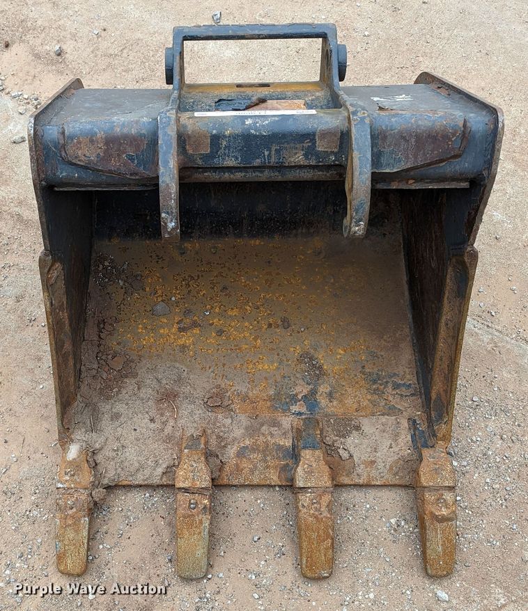 image for item LF9686 Bobcat  24"W bucket