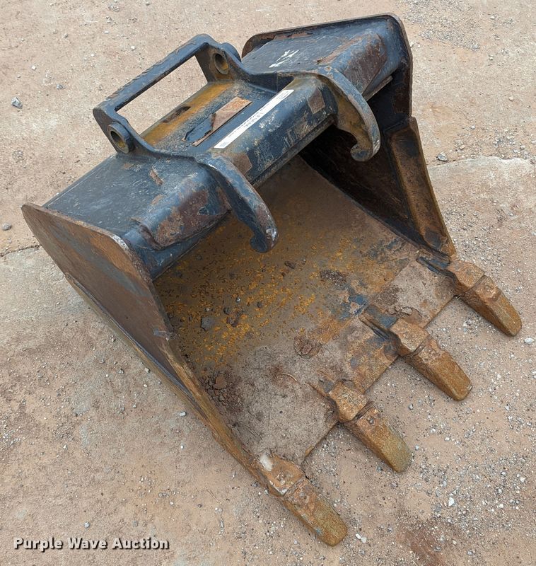 image for item LF9686 Bobcat  24"W bucket