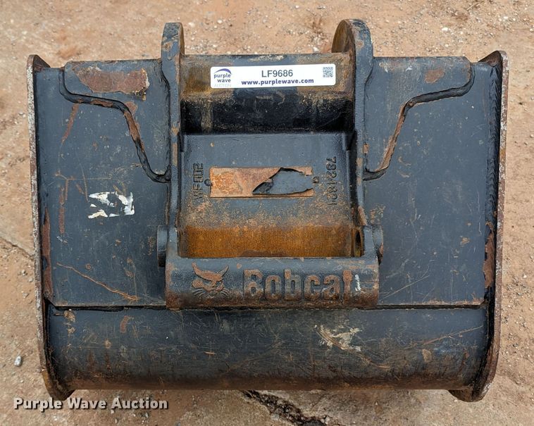 image for item LF9686 Bobcat  24"W bucket