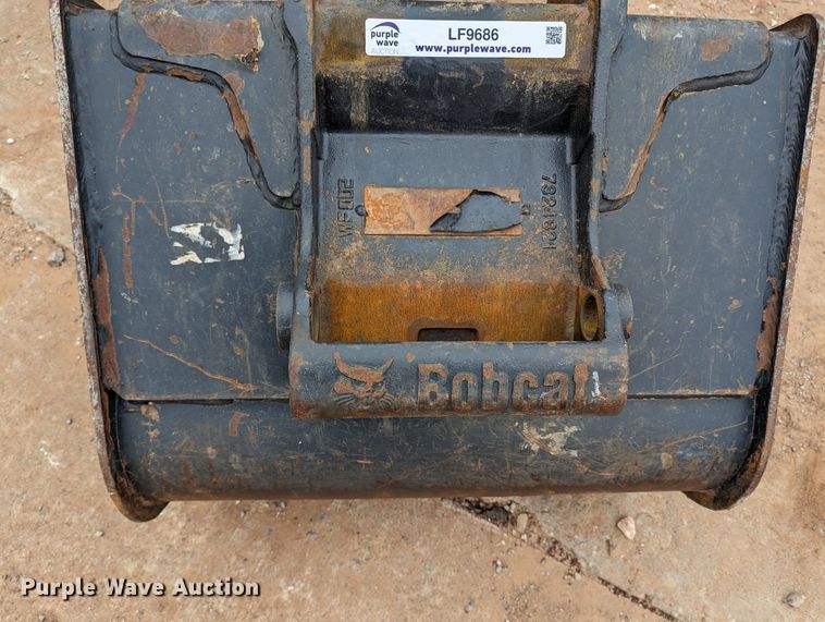image for item LF9686 Bobcat  24"W bucket