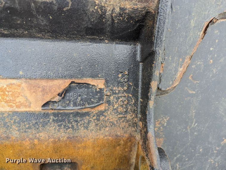 image for item LF9686 Bobcat  24"W bucket