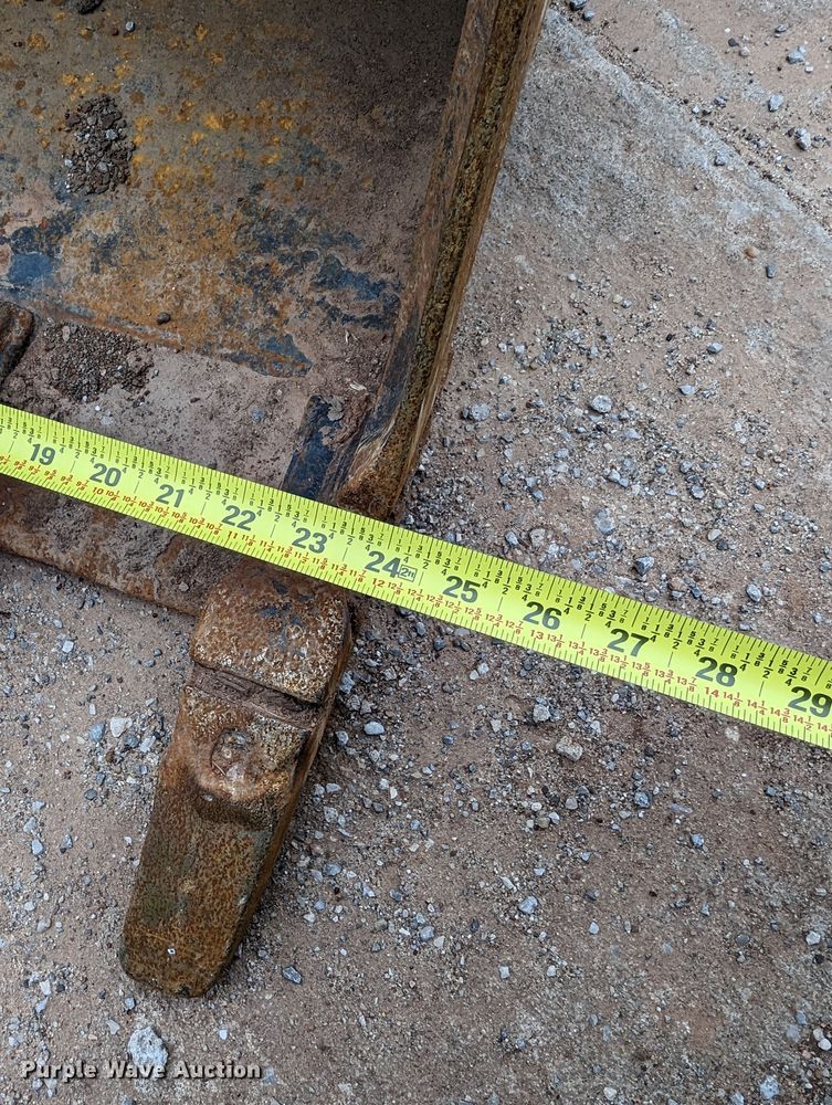 image for item LF9686 Bobcat  24"W bucket