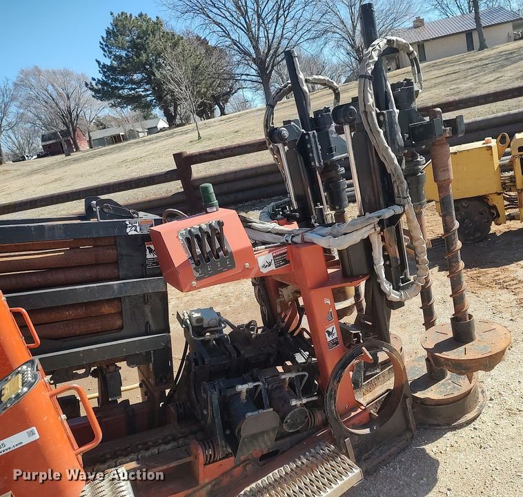 image for item LG9585 2007 Ditch Witch JT4020 Mach 1  directional boring unit