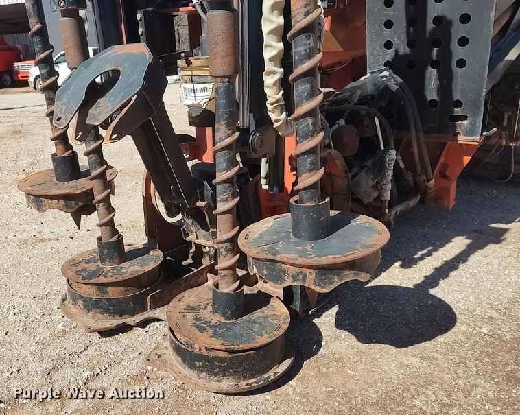 image for item LG9585 2007 Ditch Witch JT4020 Mach 1  directional boring unit