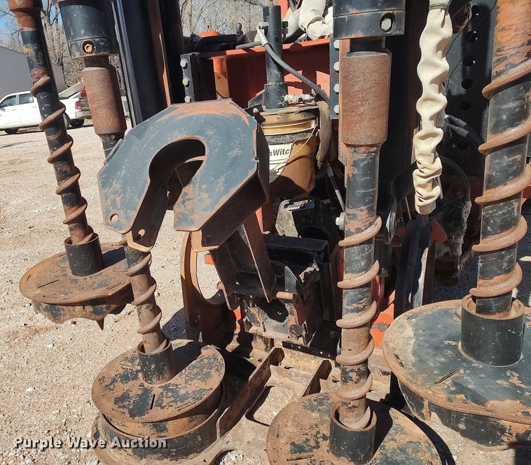 image for item LG9585 2007 Ditch Witch JT4020 Mach 1  directional boring unit