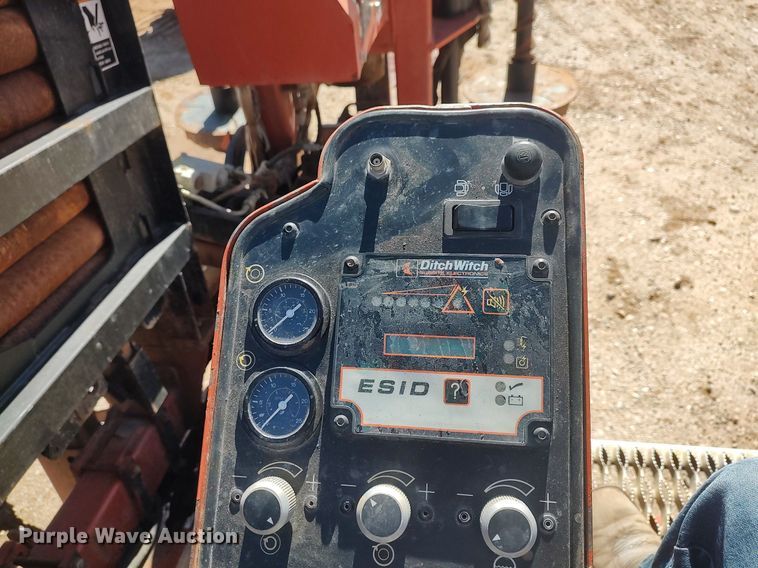 image for item LG9585 2007 Ditch Witch JT4020 Mach 1  directional boring unit