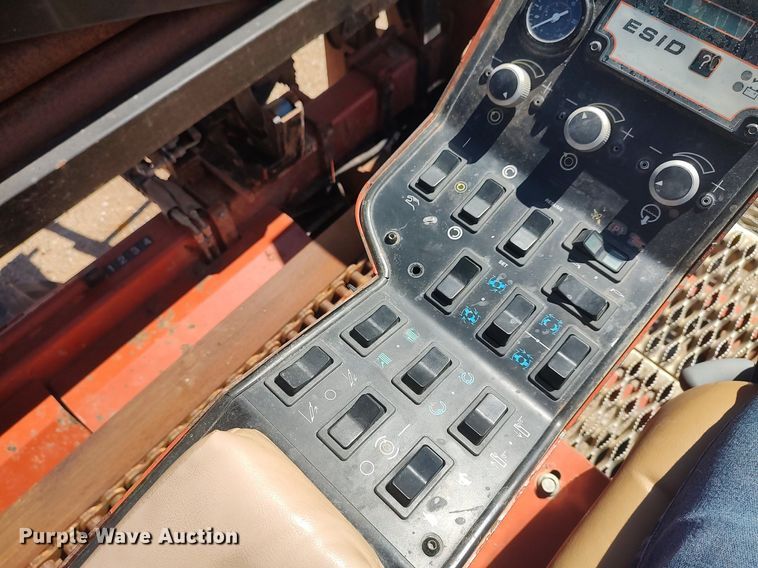 image for item LG9585 2007 Ditch Witch JT4020 Mach 1  directional boring unit