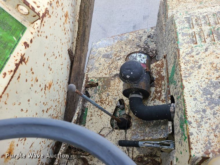 image for item LH9815 (2) Amida 0BD031D dump carts