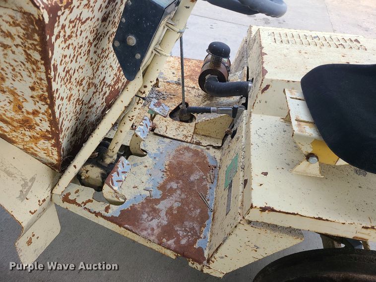 image for item LH9815 (2) Amida 0BD031D dump carts