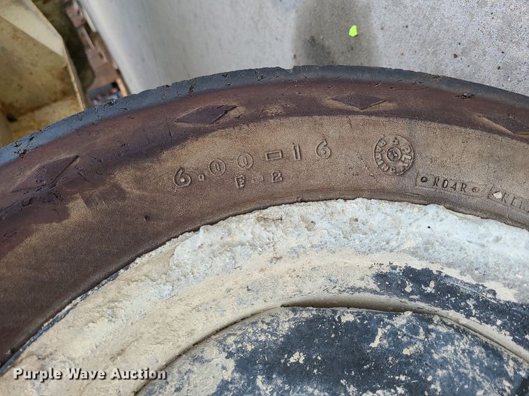 image for item LH9815 (2) Amida 0BD031D dump carts