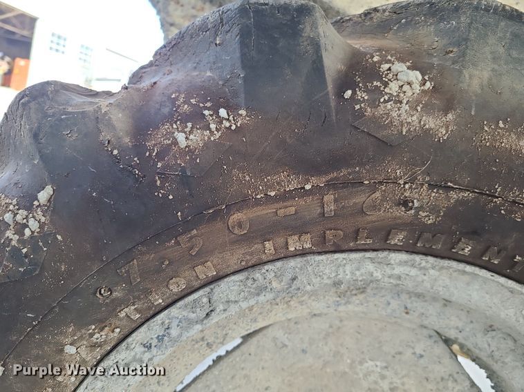 image for item LH9816 (3) Amida 0BD031D dump carts