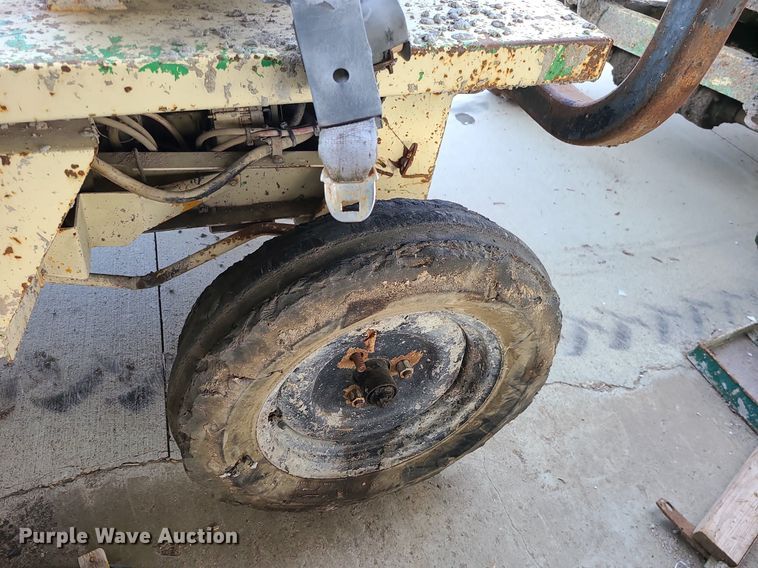 image for item LH9816 (3) Amida 0BD031D dump carts